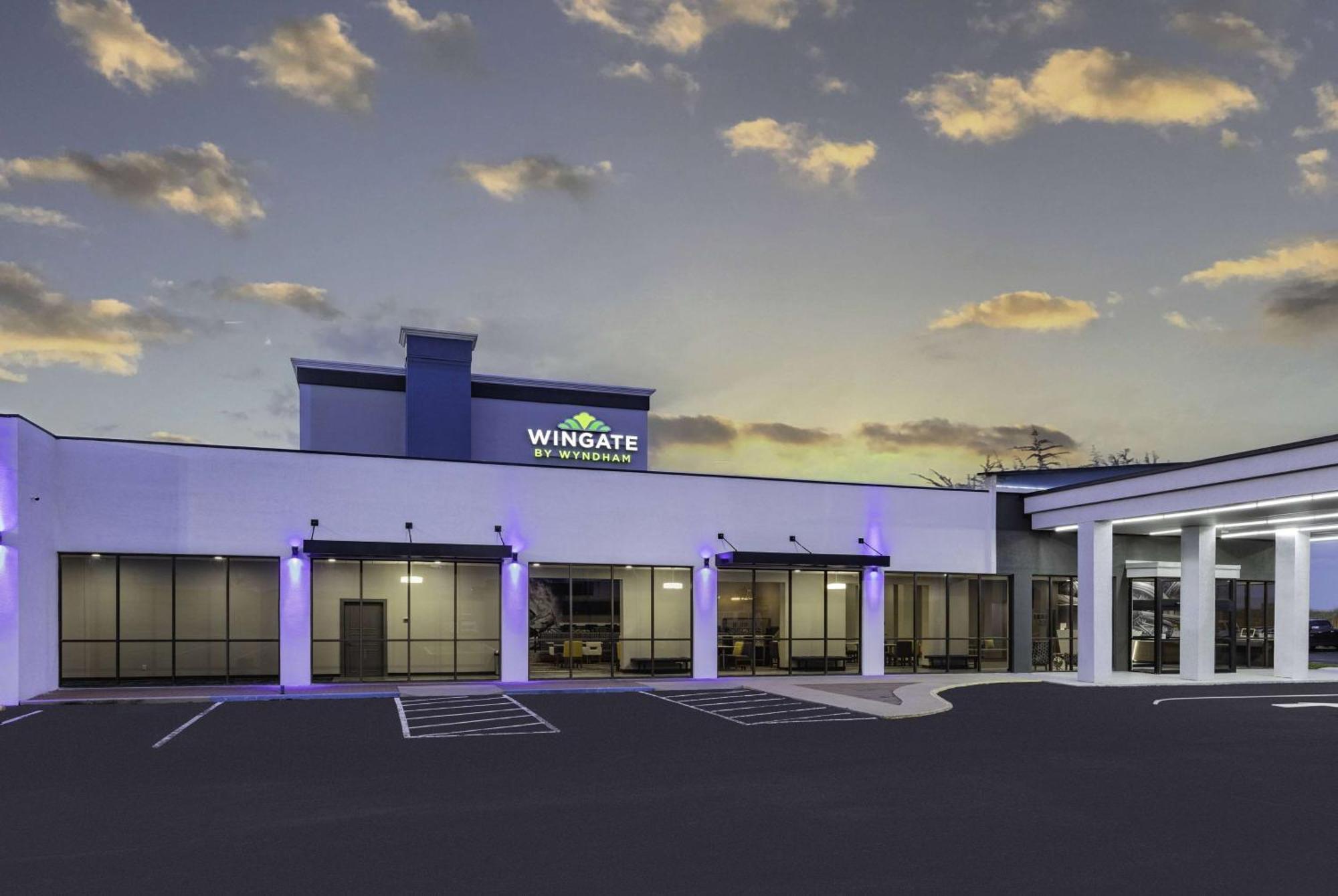 Hotel Wingate By Wyndham Wichita Airport Exterior foto